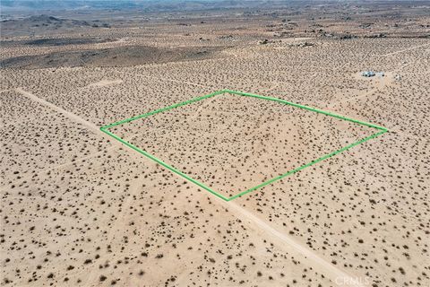 Photo of 2650 Delaware Avenue, Joshua Tree, CA 92252 (MLS # JT25181014) Photo of 2650 Delaware Avenue, Joshua Tree, CA 92252 (MLS # JT25181014)