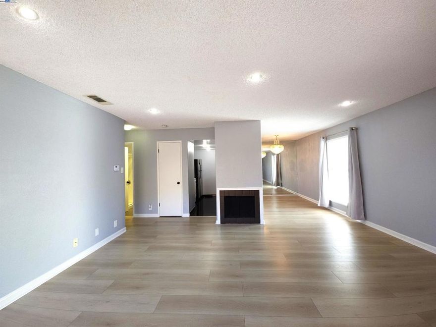 This 2-bedroom, 1.5-bath end-unit offers the ease of single-level living in a convenience and desirable Fremont location. The layout includes a well-lit living area, modern kitchen, and a primary bedroom with a half bath. A full bathroom is conveniently located in the hallway. Expand your living space outdoors on the Low-maintenance concrete patio for outdoor enjoyment—an ideal spot to relax, entertain, or enjoy a casual meal. With nearby shopping, dining, schools, parks, and quick freeway connections, this home is well-suited for a variety of lifestyles. OH 10/4 Sat -10/5  Sun 1:00-4:00 PM