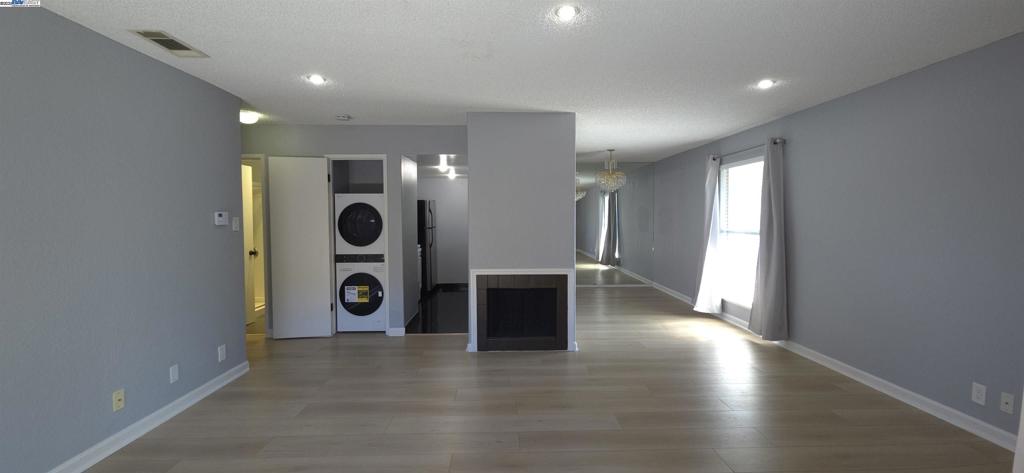 Spacious 2 Bedrooms 1.5 Baths .End unit. Livingroom with Fireplace.