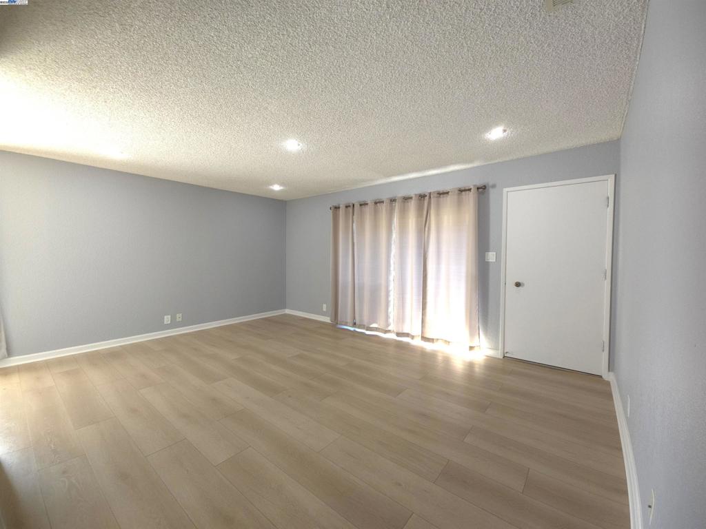 ROUNDTREE - Residential