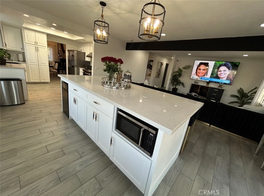 14272 Laurel