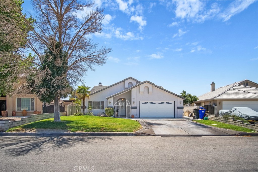 DON'T MISS THIS BEAUTIFUL WATERFRONT PROPERTY, SPACIOUS 4 BEDROOMS 2 BATHROOMS, THIS IS A BEAUTIFUL RESORT STYLE PROPERTY, LOCATED IN THE SILVER LAKES COMMUNITY WITH MANY AMENITIES. COMMUNITY FEATURES POOL, SPA, HOT TUB, SAUNA, PICKLEBALL AND TENNIS COURTS. GOLF COURSE ACCESS, CLUB HOUSE , GYM, BANQUET AND RECREATION ROOMS. DOG PARK, PLAYGROUND, PICNIC AND BBQ AREAS. CONTROLLED ACCESS. HOME FEATURES A VERY OPEN KITCHEN, DINING AND LIVING ROOM COMBINATION WITH FIREPLACE. GOOD SIZE PATIO RIGHT NEXT TO THE WATER, THIS HOME IS PERFECT FOR ENTERTAINING.