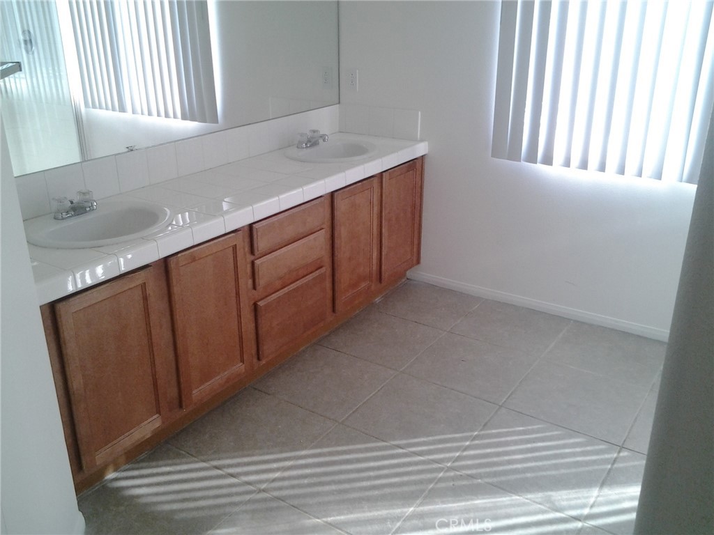 Dos Palmas Tr Unit 16 - Residential