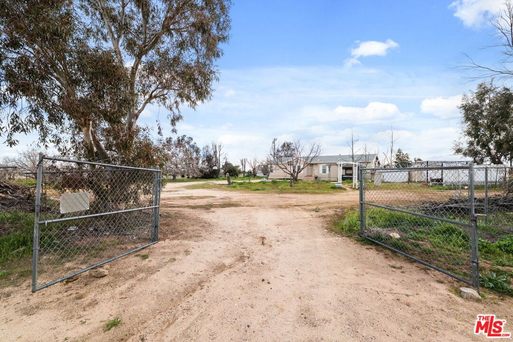 6425 Smoke Tree Road