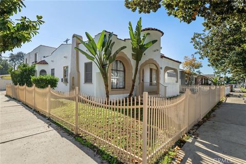Photo of 496 E 52nd St, Long Beach, CA 90805 (MLS # PW26014200)