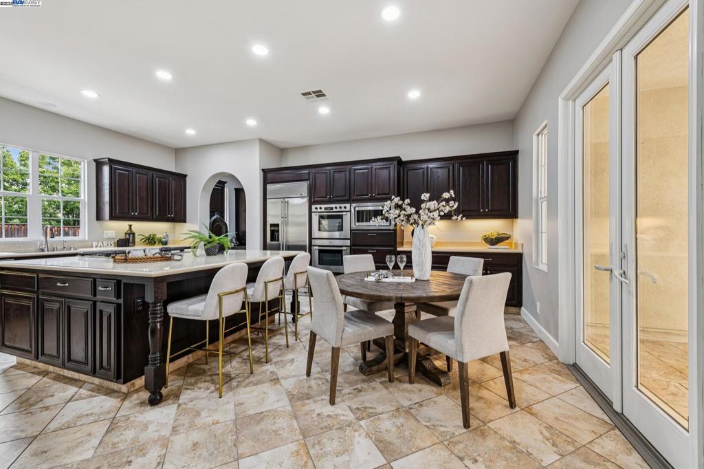 GALE RANCH - Residential