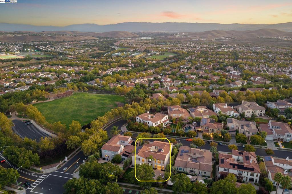 GALE RANCH - Residential
