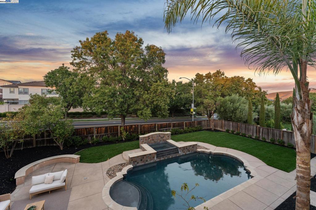 GALE RANCH - Residential