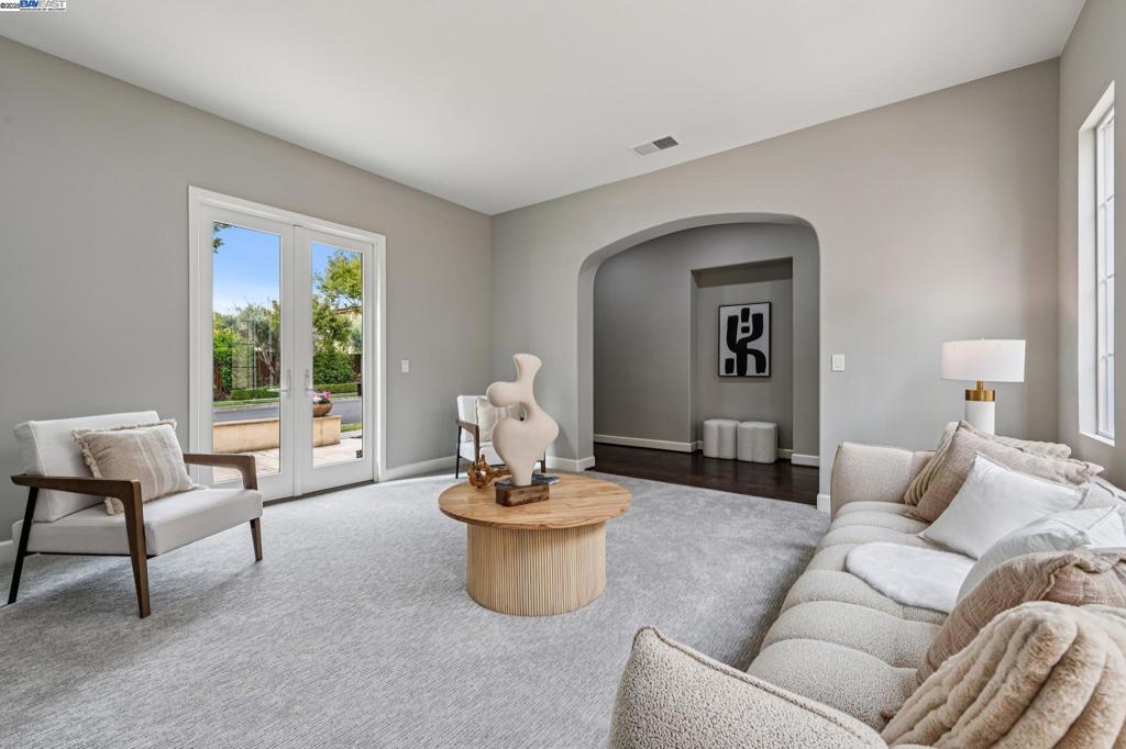GALE RANCH - Residential