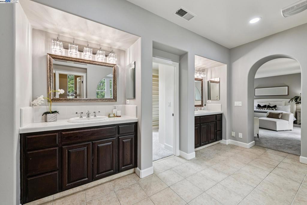 GALE RANCH - Residential