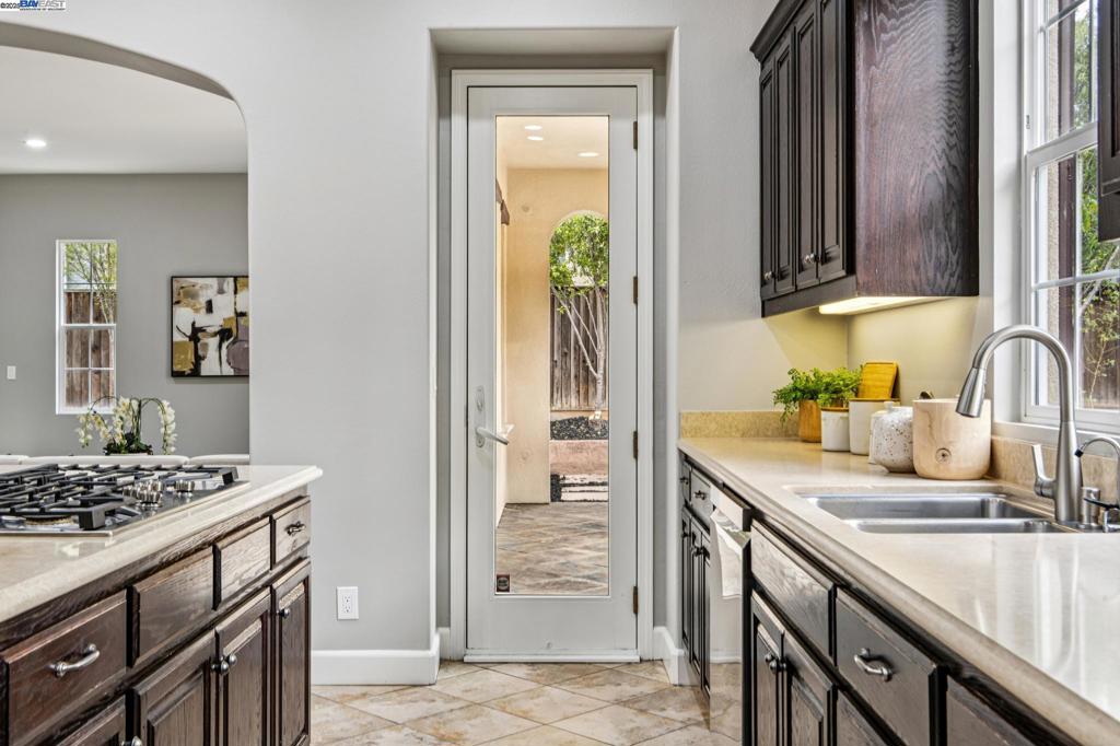 GALE RANCH - Residential