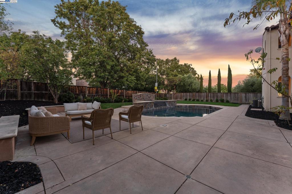 GALE RANCH - Residential