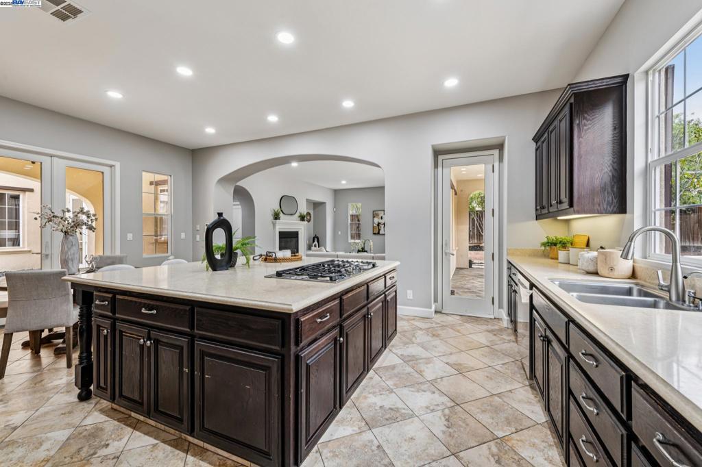 GALE RANCH - Residential