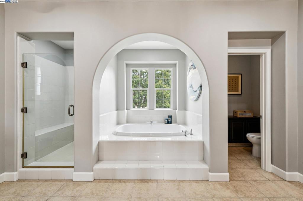 GALE RANCH - Residential