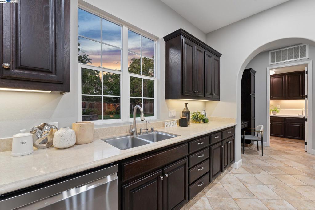 GALE RANCH - Residential