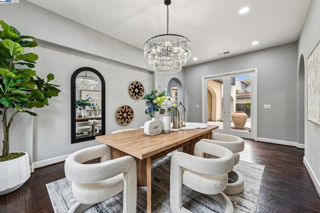 GALE RANCH - Residential
