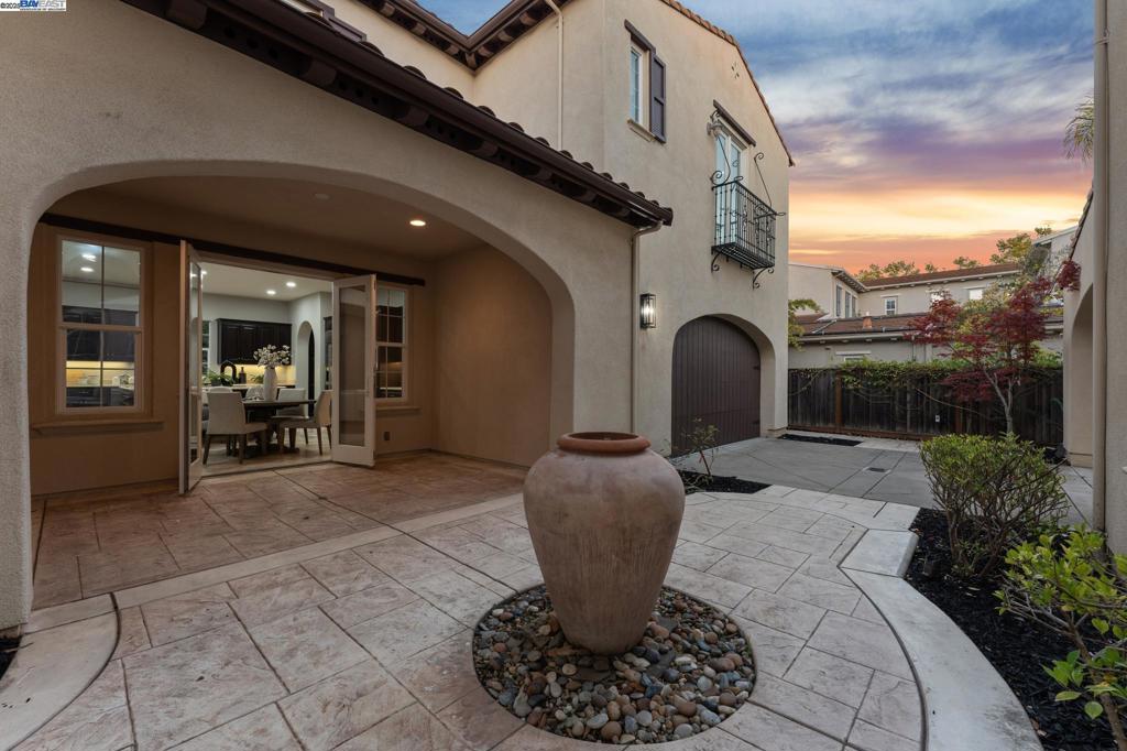GALE RANCH - Residential