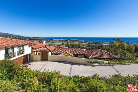 Photo of 3504 Coast View Drive, Malibu, CA 90265 (MLS # 25610067)