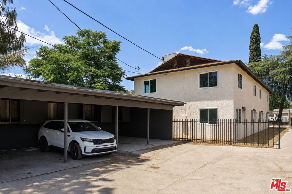 221 E 19th Street