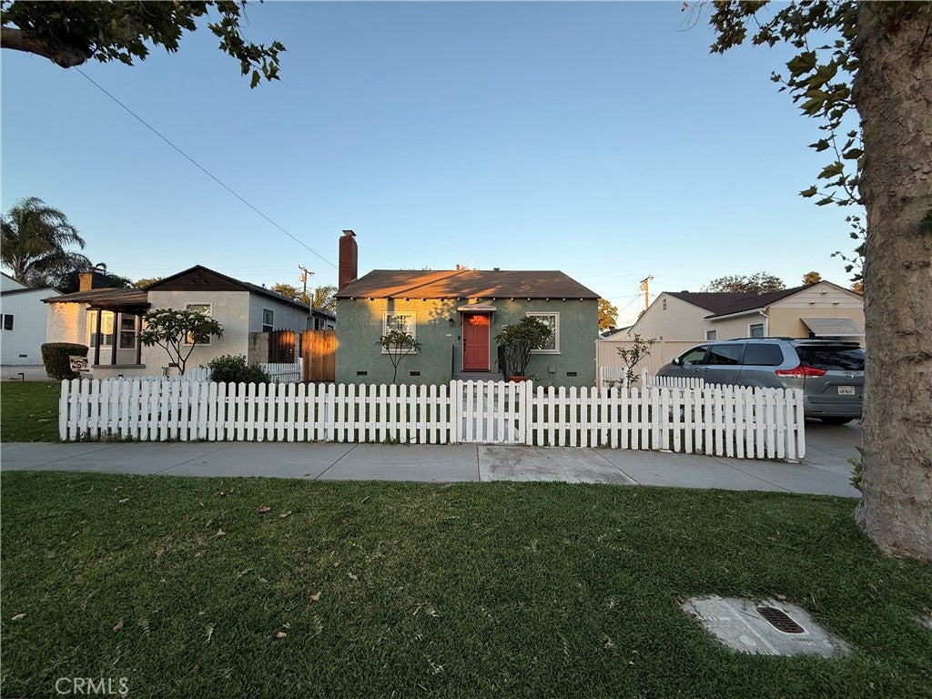 6232 Magnolia