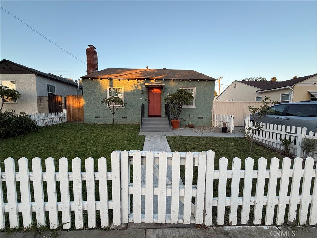 6232 Magnolia