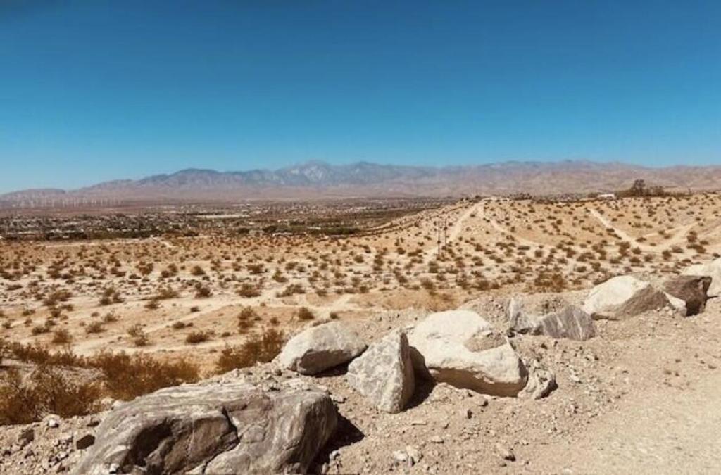 Gorgeous parcel, elevated above the desert floor, providing views from San Jacinto to Big Bear. Private and ready for you to build your desert dream.