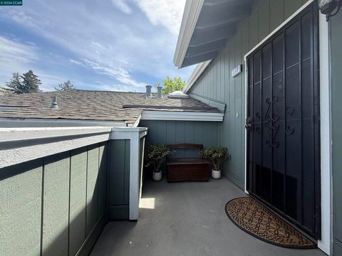Photo of 1144 Maywood Ln, Martinez, CA 94553 (MLS # 41131676)