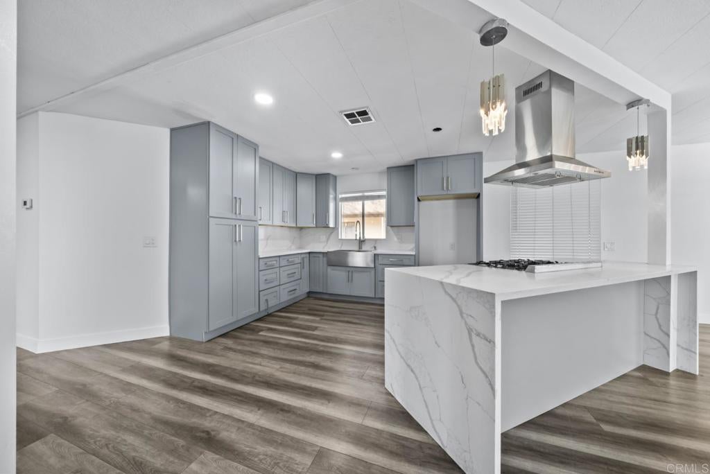 121 Orange Avenue SPC 39