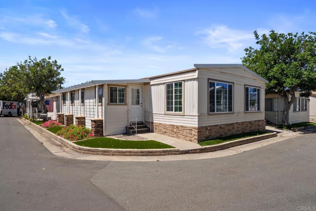 121 Orange Avenue SPC 39