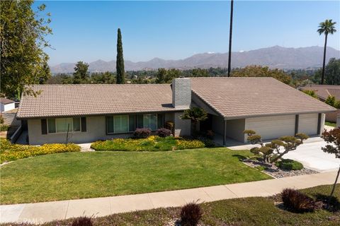 5410 Via San Jacinto Riverside CA 92506