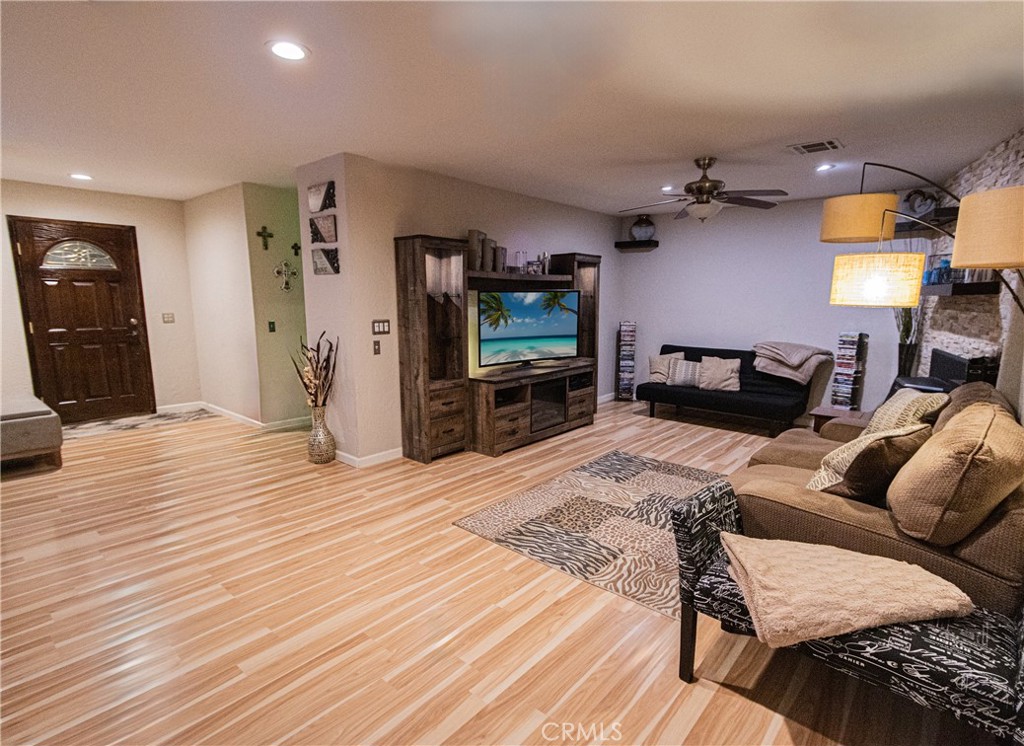 4741 W Avenue L14