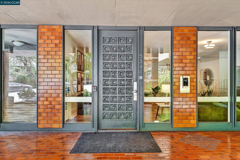 5340 Broadway Terrace 203