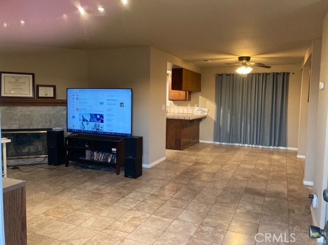 1364 W 139th