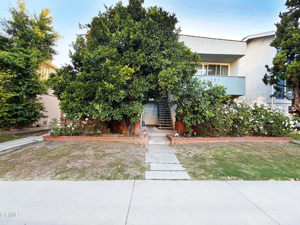 4227 Whitsett Avenue