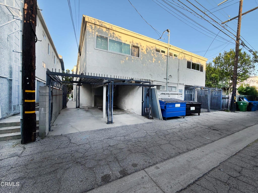 4227 Whitsett Avenue