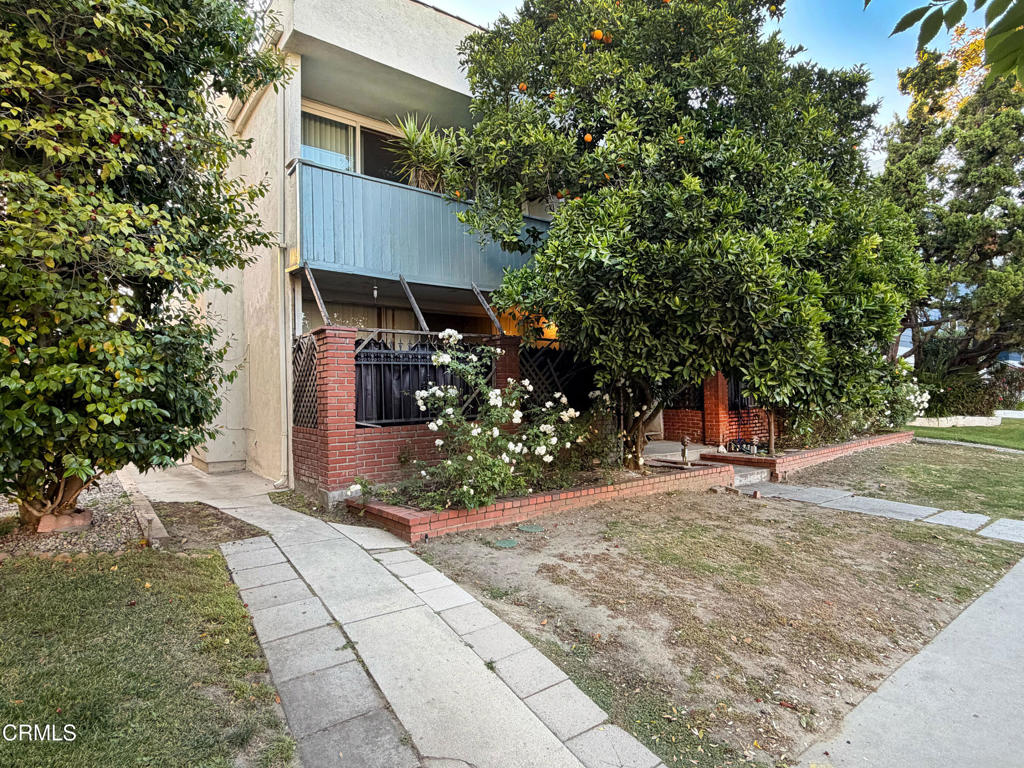 4227 Whitsett Avenue