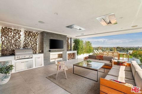 Photo of 2120 Marine Street, Santa Monica, CA 90405 (MLS # 25598587) Photo of 2120 Marine Street, Santa Monica, CA 90405 (MLS # 25598587)