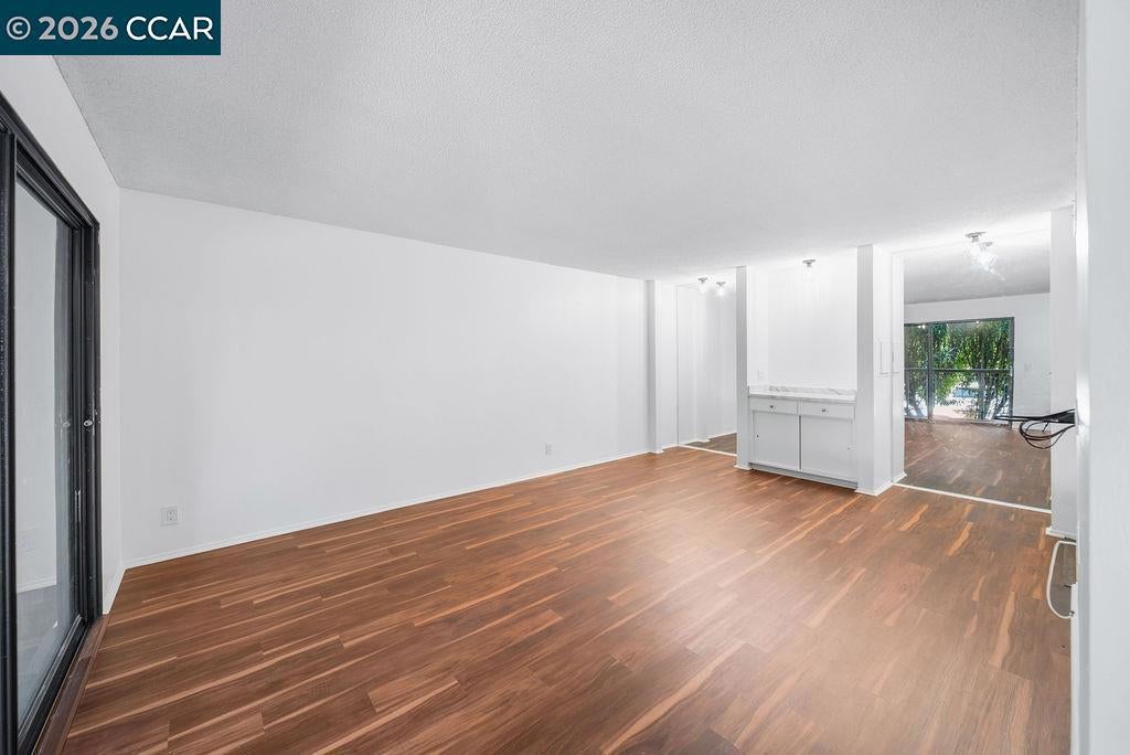490 N Civic Dr 102