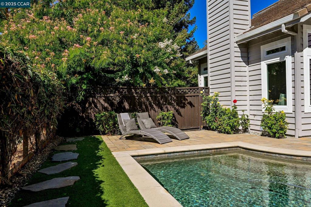 STONEGATE - Residential