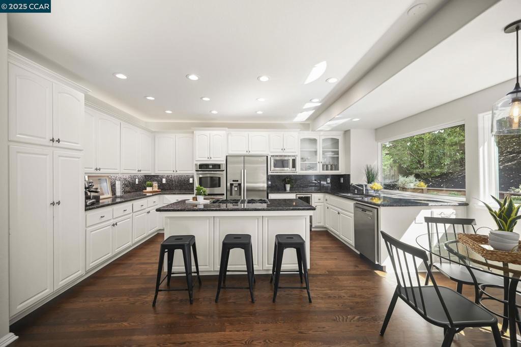 STONEGATE - Residential