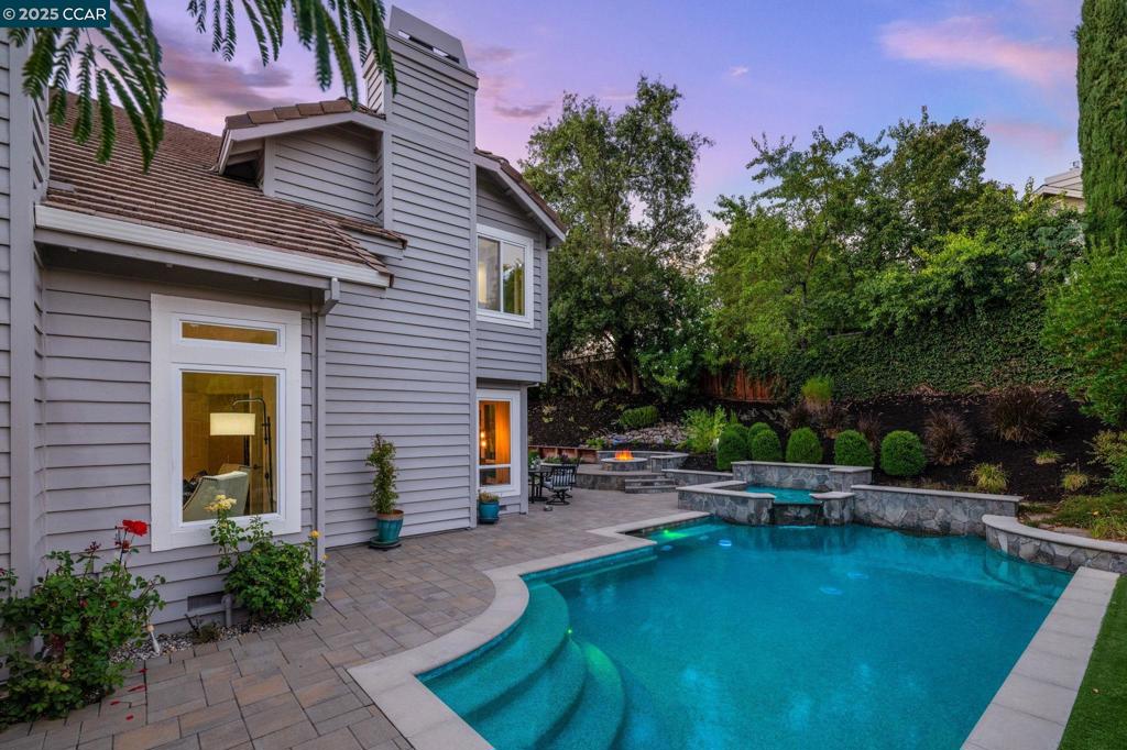 STONEGATE - Residential