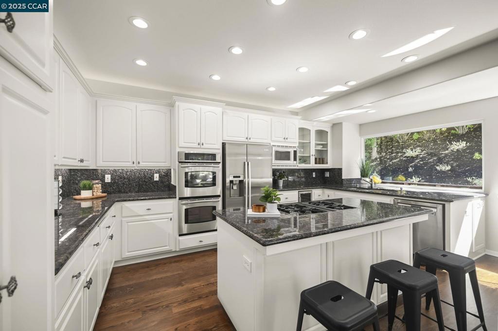 STONEGATE - Residential