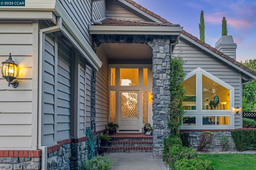 STONEGATE - Residential