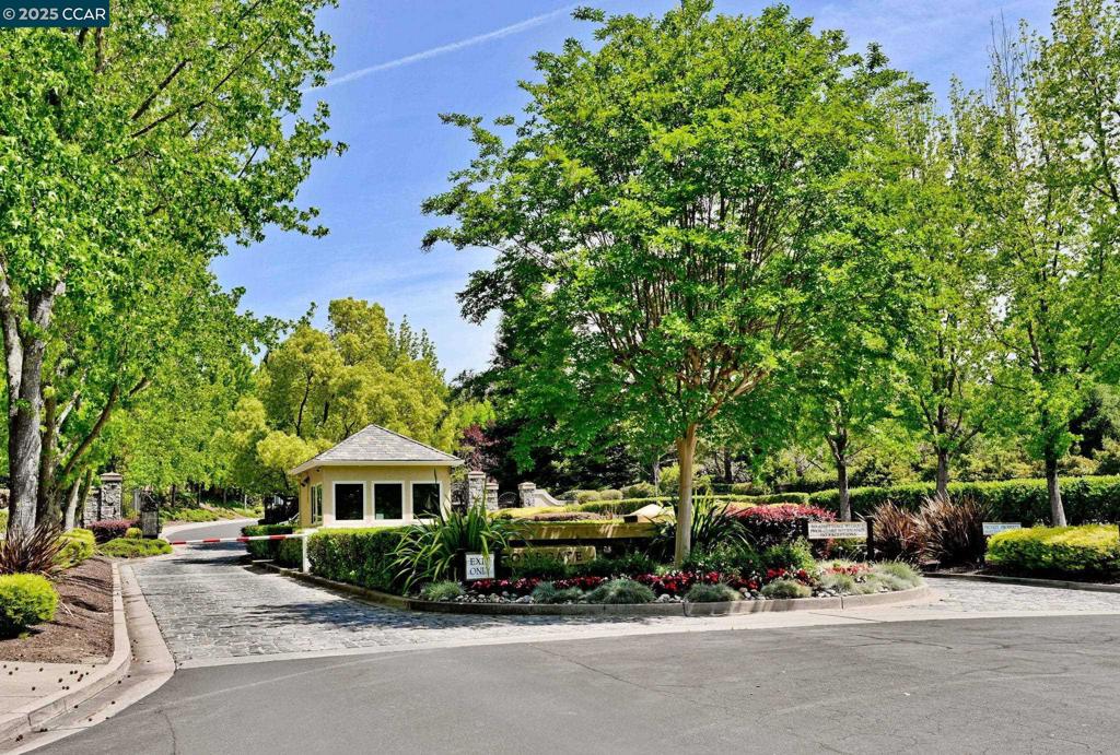 STONEGATE - Residential