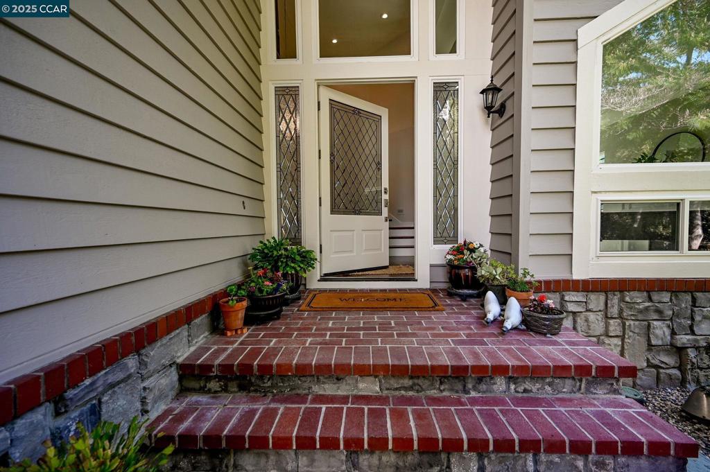 STONEGATE - Residential
