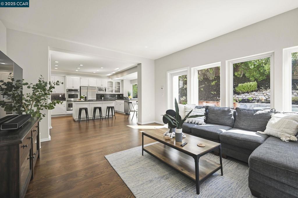STONEGATE - Residential