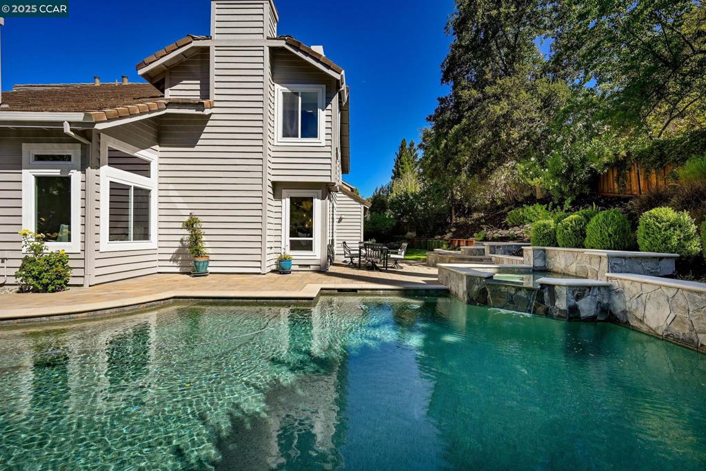 STONEGATE - Residential