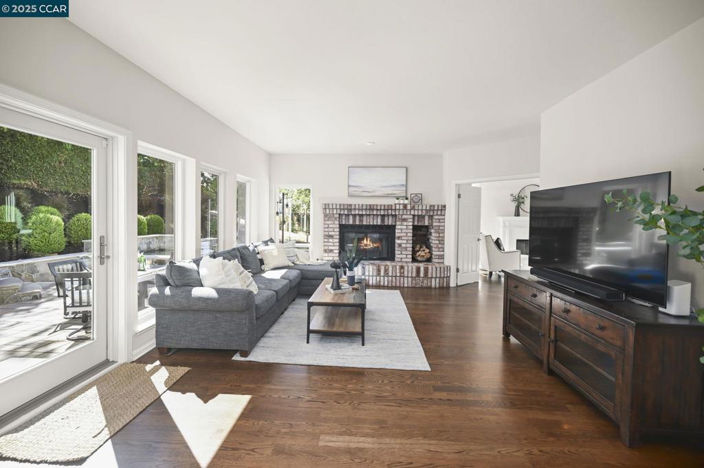 STONEGATE - Residential