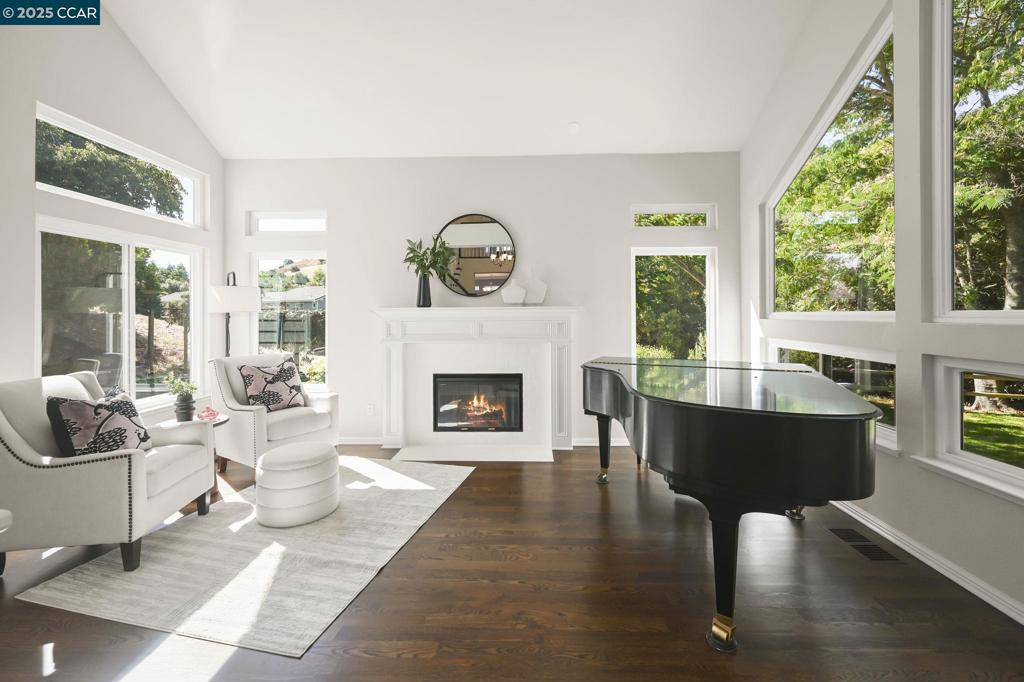 STONEGATE - Residential