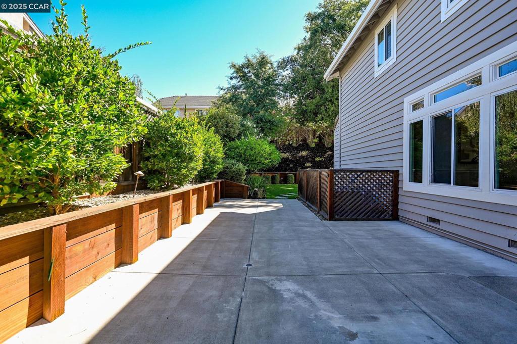 STONEGATE - Residential